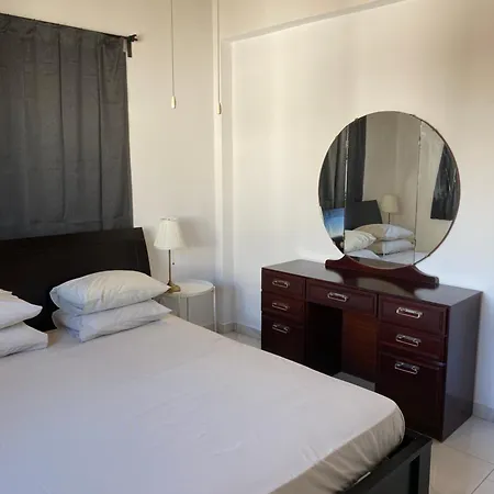 Appartement Seaside Two Bedroom Deluxe Flat In Tourist Area *