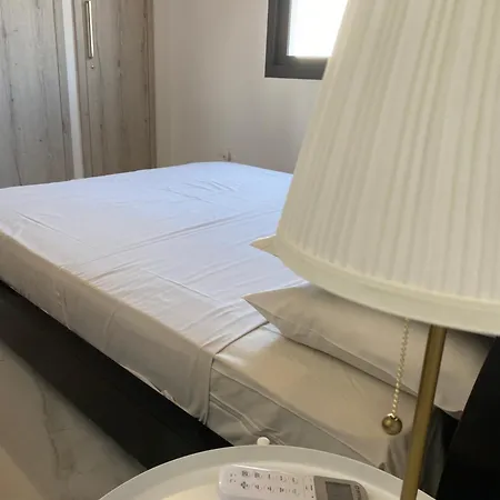 Appartement Seaside Two Bedroom Deluxe Flat In Tourist Area *