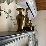Seaside Two Bedroom Deluxe Flat In Tourist Area Apartment