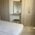 Apartment Seaside Two Bedroom Deluxe Flat In Tourist Area *