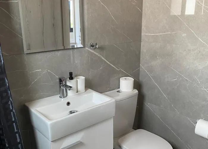 Seaside Two Bedroom Deluxe Flat In Tourist Area 公寓 *