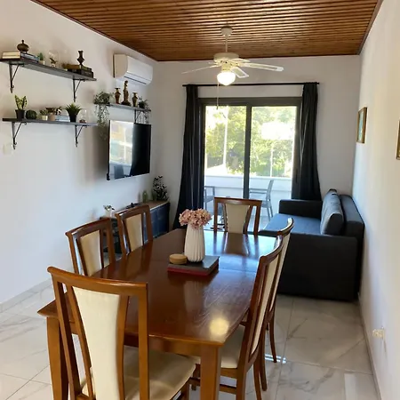 Seaside Two Bedroom Deluxe Flat In Tourist Area * Pafos